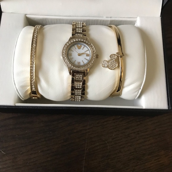 Disney watch - Picture 1 of 4